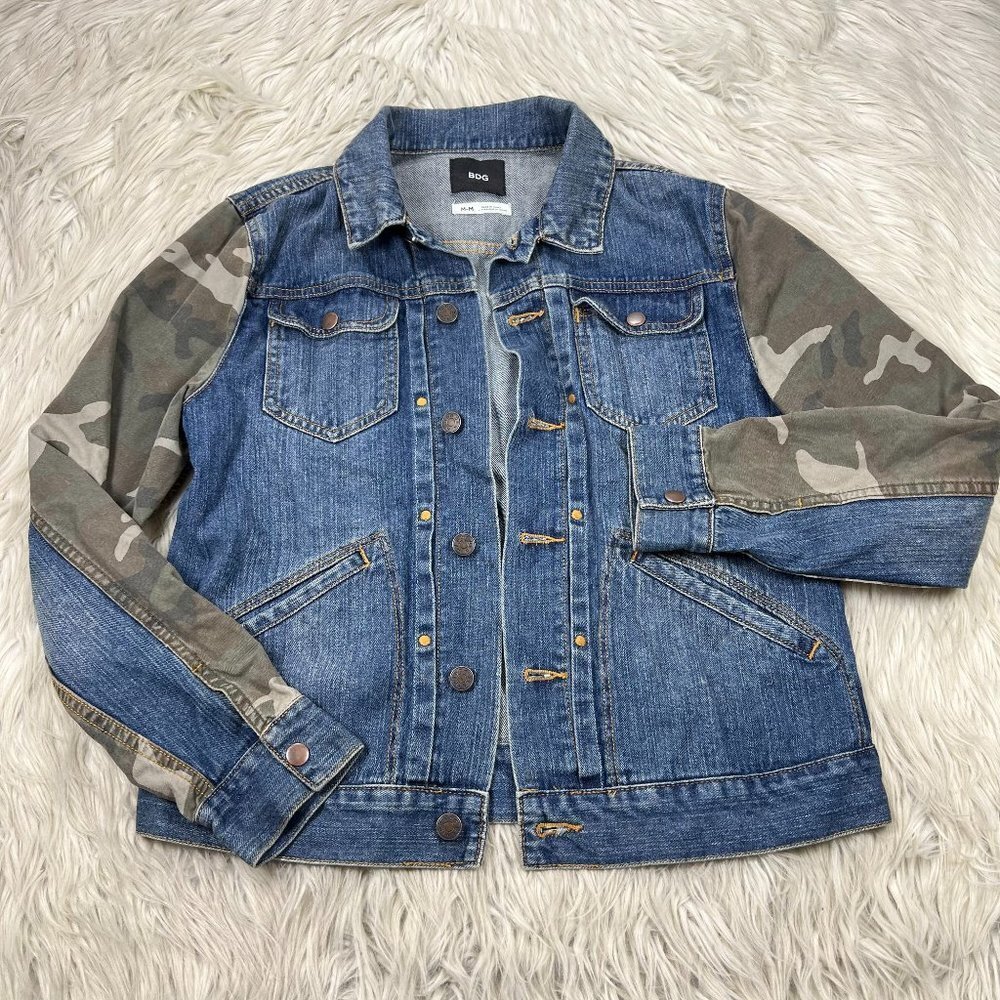 BDG‎ Camo Sleeve Denim Jacket